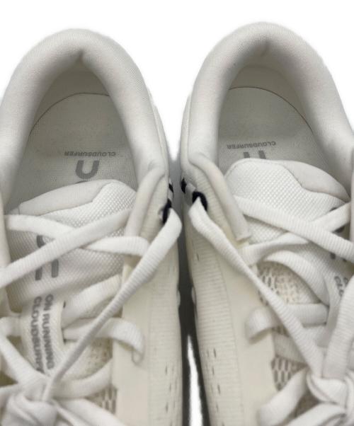 on（オン）on (オン) Cloudsurfer 2 ランニングシューズ ホワイト サイズ:27.5㎝の古着・服飾アイテム