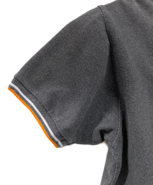 FRED PERRY（フレッドペリー）FRED PERRY (フレッドペリー) ポロシャツ グレー サイズ:SIZE 42の古着・服飾アイテム