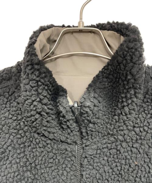 DEUS EX MACHINA（デウス エクス マキナ）DEUS EX MACHINA (デウス エクス マキナ) BARRENS REVERSIBLE BOA／リバーシブルジャケット カーキ サイズ:記載なしの古着・服飾アイテム