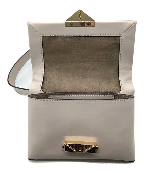 MICHAEL KORS（マイケル・コース）MICHAEL KORS (マイケル・コース) ショルダーバッグ ホワイトの古着・服飾アイテム