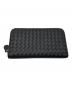 BOTTEGA VENETA（ボッテガベネタ）の古着「イントレチャート ジップアラウンドウォレット」｜ブラック