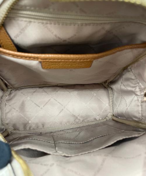 MICHAEL KORS（マイケル・コース）MICHAEL KORS (マイケル・コース) ABBEY BACKPACK／リュック ホワイト×ブラウンの古着・服飾アイテム