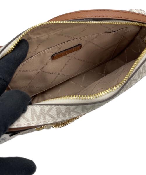 MICHAEL KORS（マイケル・コース）MICHAEL KORS (マイケル・コース) ショルダーバッグ ホワイト×ブラックの古着・服飾アイテム