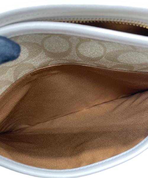 COACH（コーチ）COACH (コーチ) シグネチャー ショルダーバッグ ホワイトの古着・服飾アイテム