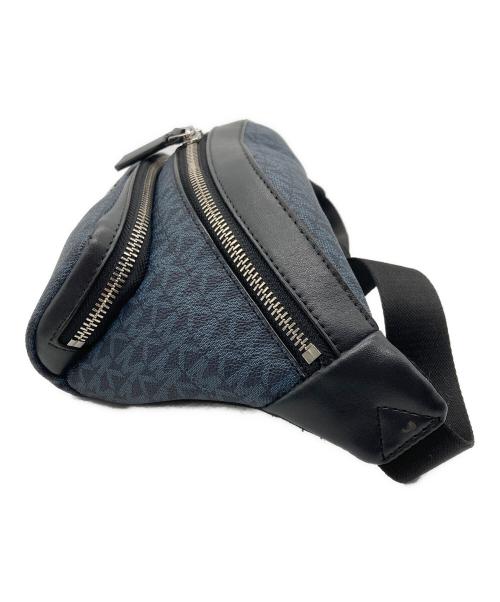 MICHAEL KORS（マイケル・コース）MICHAEL KORS (マイケル・コース) ボディーバッグ ネイビーの古着・服飾アイテム