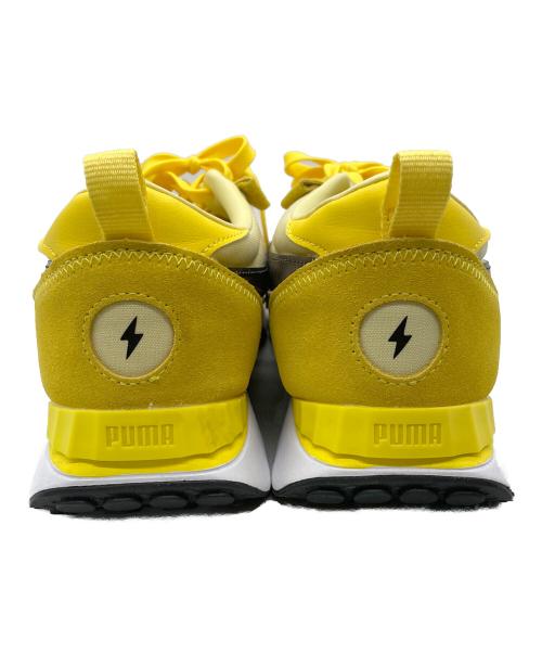 PUMA（プーマ）PUMA (プーマ) PUMA RIDER FV PIKACHU EMPIRE YELLOW 22FA-I イエロー サイズ:28.5㎝の古着・服飾アイテム