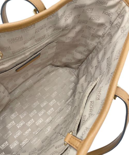 MICHAEL KORS（マイケルコース）MICHAEL KORS (マイケルコース) トートバッグ ホワイトの古着・服飾アイテム
