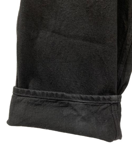 COMOLI（コモリ）COMOLI (コモリ) ベルテッドブラックジーンズ ブラック サイズ:2の古着・服飾アイテム