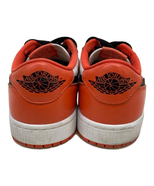 NIKE（ナイキ）NIKE (ナイキ) ローカットスニーカー ホワイト×オレンジ サイズ:28cmの古着・服飾アイテム