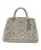 COACHコーチ）の古着「Flower Applique Small Margo Carryall」｜ホワイト