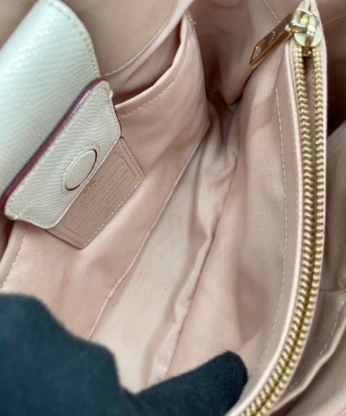 COACH（コーチ）COACH (コーチ) Flower Applique Small Margo Carryall ホワイトの古着・服飾アイテム