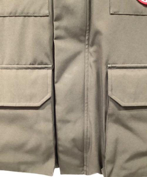 CANADA GOOSE（カナダグース）CANADA GOOSE (カナダグース) ダウンベスト オリーブ サイズ:Mの古着・服飾アイテム