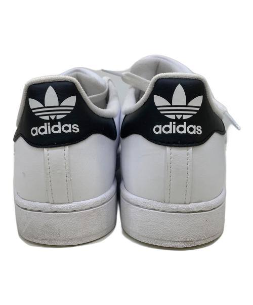 adidas（アディダス）adidas (アディダス) ローカットスニーカー ホワイト サイズ:27.5の古着・服飾アイテム