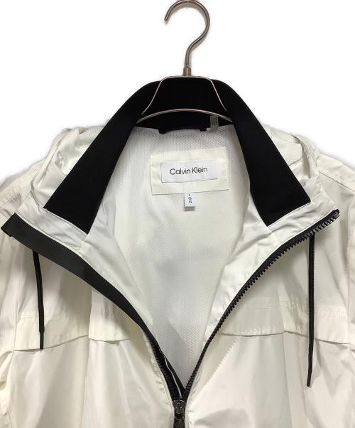 Calvin Klein（カルバンクライン）Calvin Klein (カルバンクライン) ナイロンパーカー ホワイト サイズ:Lの古着・服飾アイテム