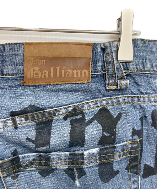 GALLIANO（ガリアーノ）GALLIANO (ガリアーノ) プリントデニムパンツ インディゴ サイズ:83.5cm(W33)の古着・服飾アイテム