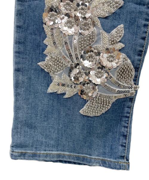 ANDREA&Co.（アンドレアアンドコー）ANDREA&Co. (アンドレアアンドコー) デニムビジュー刺繍パンツ スカイブルー サイズ:FREEの古着・服飾アイテム