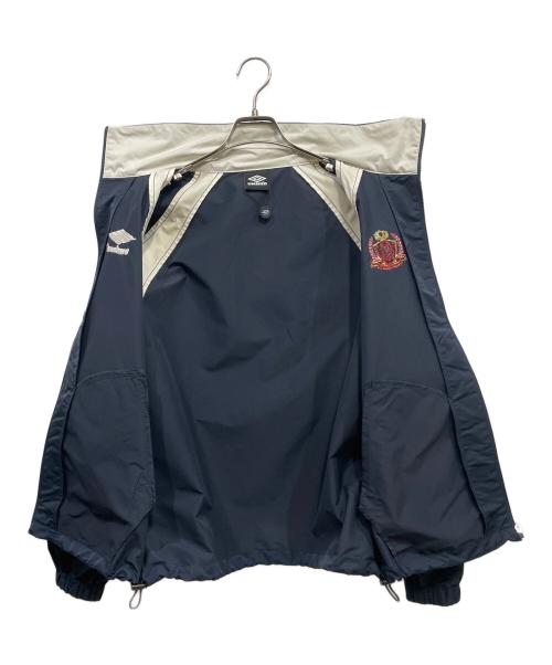 9090（9090）9090 (9090) UMBRO (アンブロ) エンブレムナイロンジャケット ネイビー サイズ:Lの古着・服飾アイテム