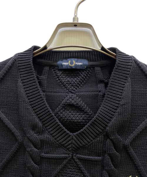 FRED PERRY（フレッドペリー）FRED PERRY (フレッドペリー) ケーブルニットベスト ブラック サイズ:Mの古着・服飾アイテム