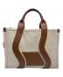 MARC JACOBS (マークジェイコブス) ザウェイビー キャンバス トートバッグ ミディアム ホワイト×ブラウン：25000円
