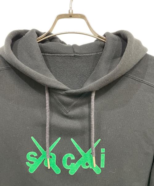 sacai（サカイ）sacai (サカイ) KAWS (カウズ) Flock Print Hooide ブラック サイズ:３の古着・服飾アイテム