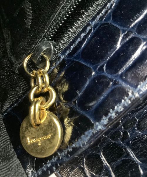 Salvatore Ferragamo（サルヴァトーレ フェラガモ）Salvatore Ferragamo (サルヴァトーレ フェラガモ) ショルダーバッグ ブラックの古着・服飾アイテム