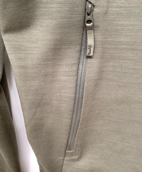 ARC'TERYX（アークテリクス）ARC'TERYX (アークテリクス) フーデッドジャケット グリーン サイズ:Mの古着・服飾アイテム