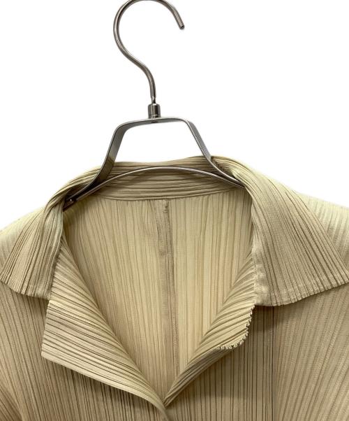 PLEATS PLEASE（プリーツプリーズ）PLEATS PLEASE (プリーツプリーズ) プリーツシャツ ベージュ サイズ:4の古着・服飾アイテム