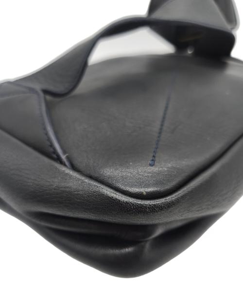 土屋鞄（ツチヤカバン）土屋鞄 (ツチヤカバン) ビークル トリジップボディーバッグ ブラックの古着・服飾アイテム