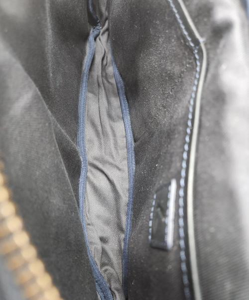 土屋鞄（ツチヤカバン）土屋鞄 (ツチヤカバン) ビークル トリジップボディーバッグ ブラックの古着・服飾アイテム