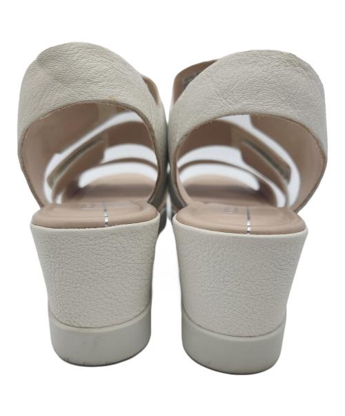 ECCO（エコー）ECCO (エコー) サンダル ホワイト サイズ:38の古着・服飾アイテム