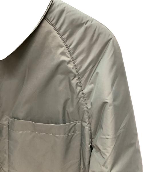 UNIQLO（ユニクロ）UNIQLO (ユニクロ) ANYA HINDMARCH (アニヤ・ハインドマーチ) パフテックシャツジャケット オリーブ サイズ:Sの古着・服飾アイテム