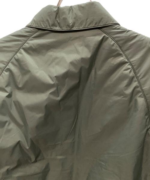 UNIQLO（ユニクロ）UNIQLO (ユニクロ) ANYA HINDMARCH (アニヤ・ハインドマーチ) パフテックシャツジャケット オリーブ サイズ:Sの古着・服飾アイテム