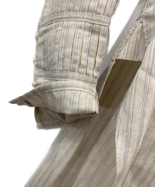 Uhr（ウーア）Uhr (ウーア) 長袖シャツ ベージュ サイズ:Free 未使用品の古着・服飾アイテム