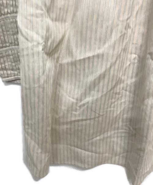 Uhr（ウーア）Uhr (ウーア) 長袖シャツ ベージュ サイズ:Free 未使用品の古着・服飾アイテム