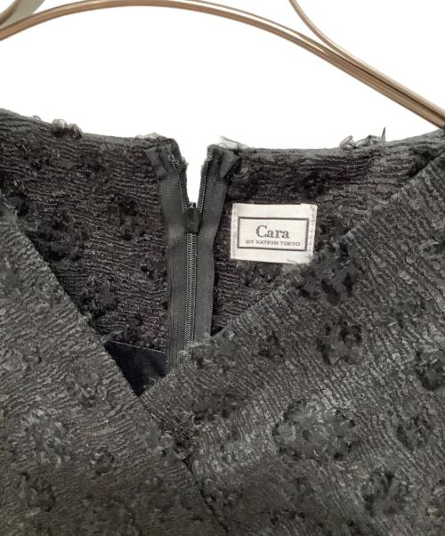 Cara BY KATRIN TOKYO（カーラバイカトリントーキョー）Cara by Katrin TOKYO (カーラバイカトリントーキョー) 半袖ワンピース ブラック サイズ:01の古着・服飾アイテム