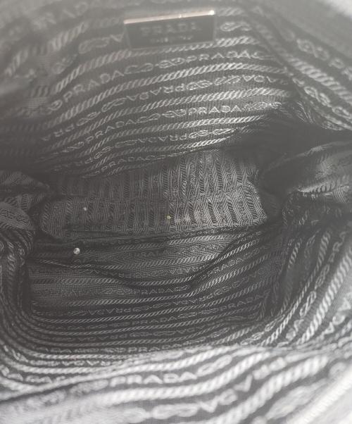 PRADA（プラダ）PRADA (プラダ) ナイロンショルダーバッグ ブラックの古着・服飾アイテム