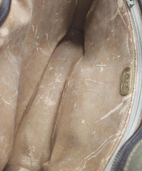 GUCCI（グッチ）GUCCI (グッチ) クラッチバッグ グレーの古着・服飾アイテム