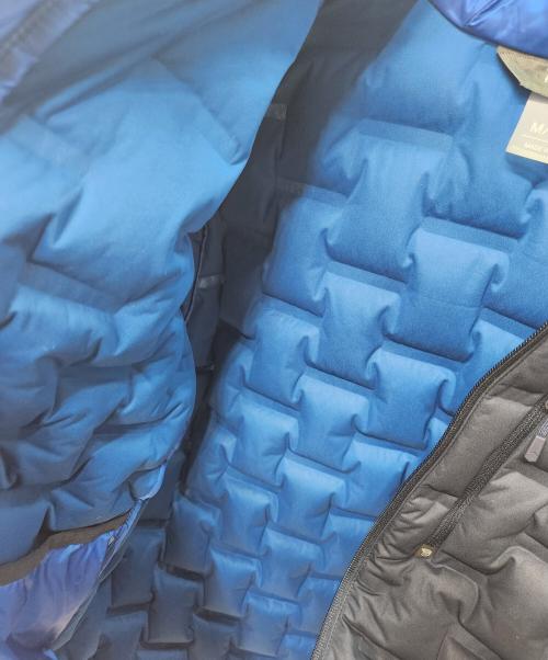 MOUNTAIN HARD WEAR（マウンテンハードウェア）MOUNTAIN HARD WEAR (マウンテンハードウェア) ダウンジャケット ブルー サイズ:Mの古着・服飾アイテム