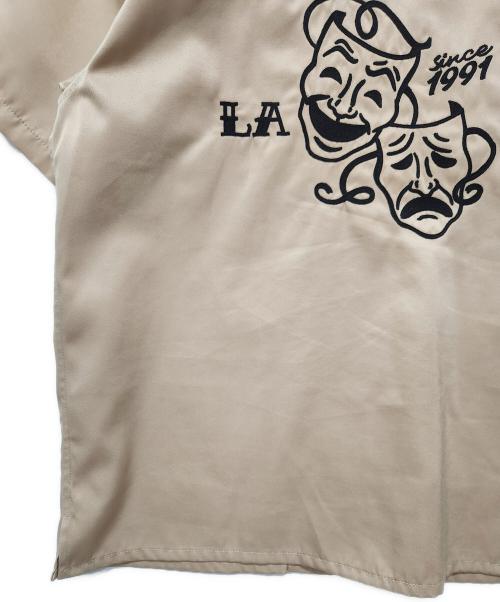 X-LARGE（エクストララージ）X-LARGE (エクストララージ) 半袖シャツ ベージュ×ブラック サイズ:Lの古着・服飾アイテム