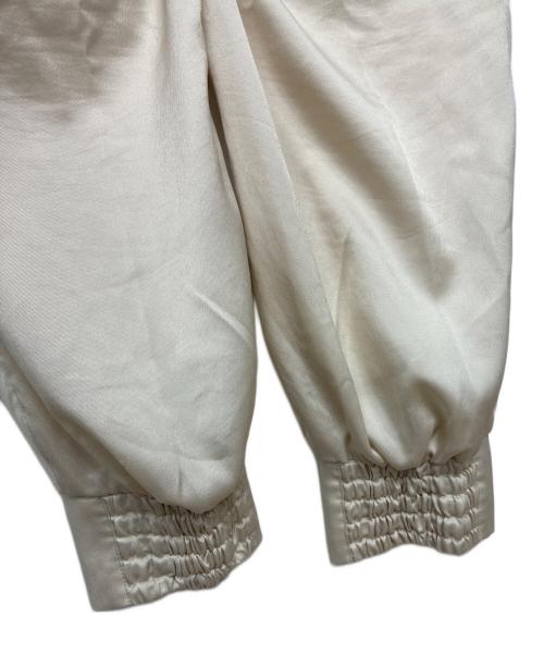 ARPEGE STORY（アルページュストーリー）Arpege story (アルページュストーリー) サテンカーゴパンツ ベージュ サイズ:SIZE 1の古着・服飾アイテム