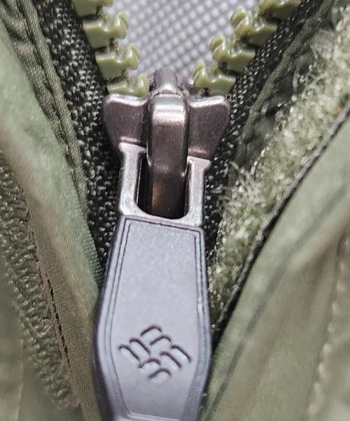 Columbia（コロンビア）Columbia (コロンビア) マウンテンパーカー グリーン サイズ:Mの古着・服飾アイテム