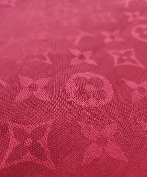 LOUIS VUITTON（ルイ ヴィトン）LOUIS VUITTON (ルイ ヴィトン) 大判ストール レッドの古着・服飾アイテム