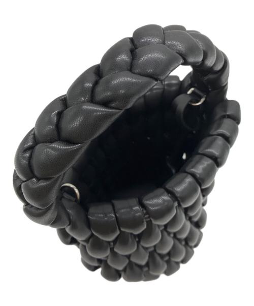 CHARLES & KEITH（チャールズアンドキース）CHARLES & KEITH (チャールズアンドキース) ビア パッドテクスチャーバケツバッグ  ブラックの古着・服飾アイテム