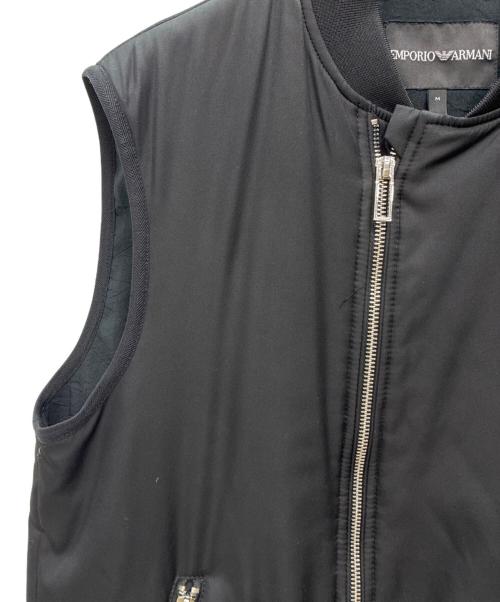 EMPORIO ARMANI（エンポリオアルマーニ）EMPORIO ARMANI (エンポリオアルマーニ) 中綿ベスト ブラック サイズ:Mの古着・服飾アイテム