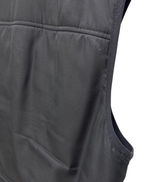 EMPORIO ARMANI（エンポリオアルマーニ）EMPORIO ARMANI (エンポリオアルマーニ) 中綿ベスト ブラック サイズ:Mの古着・服飾アイテム