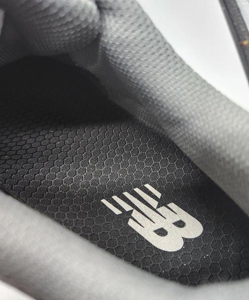 NEW BALANCE（ニューバランス）NEW BALANCE (ニューバランス) ローカットスニーカー グレー サイズ:25.5の古着・服飾アイテム