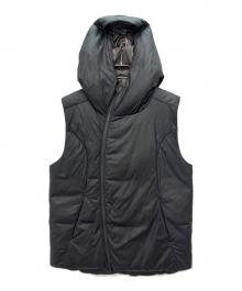 EMPORIO ARMANI（エンポリオアルマーニ）の古着「フード付ベスト」｜ブラック