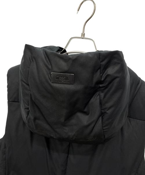 EMPORIO ARMANI（エンポリオアルマーニ）EMPORIO ARMANI (エンポリオアルマーニ) フード付ベスト ブラック サイズ:Mの古着・服飾アイテム