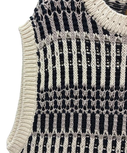 BATONER（バトナ―）BATONER (バトナ―) MIX YARN CREW NECK VEST ホワイト×ブラック サイズ:SIZE 2の古着・服飾アイテム