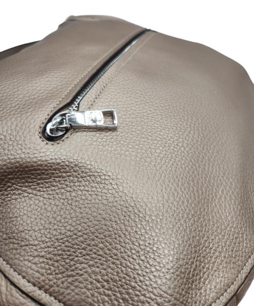 COACH（コーチ）COACH (コーチ) メタリック ペブルド レザー エル 2WAY ホーボー ベージュの古着・服飾アイテム